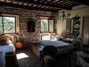 6 quartos, berço de viagem, Wi-Fi de cortesia