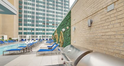 Walkable Dallas Unit Near Deep Ellum, Pets Welcome
