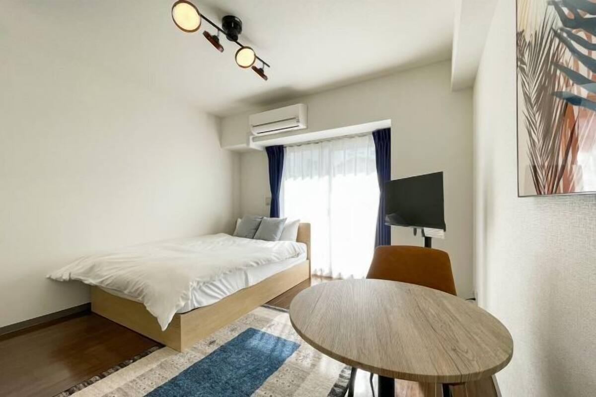 WiFi (free), bed sheets