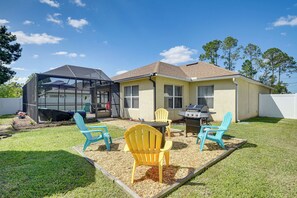 Outdoor dining - Patio & Poolside Relaxation! Palm Coast Getaway (Palm Coast)