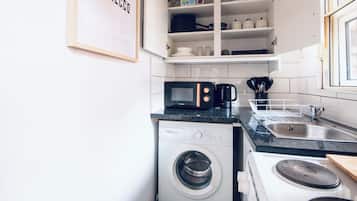 Apartment, 1 Bedroom, Accessible | Laundry