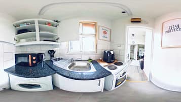 Apartment, 1 Bedroom, Accessible | Interior