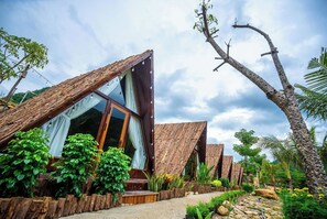 Family Room, Garden View | Pemandangan dari bilik