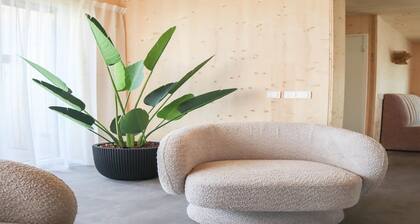 Luxury Oceanic Bungalow for 6 Guests