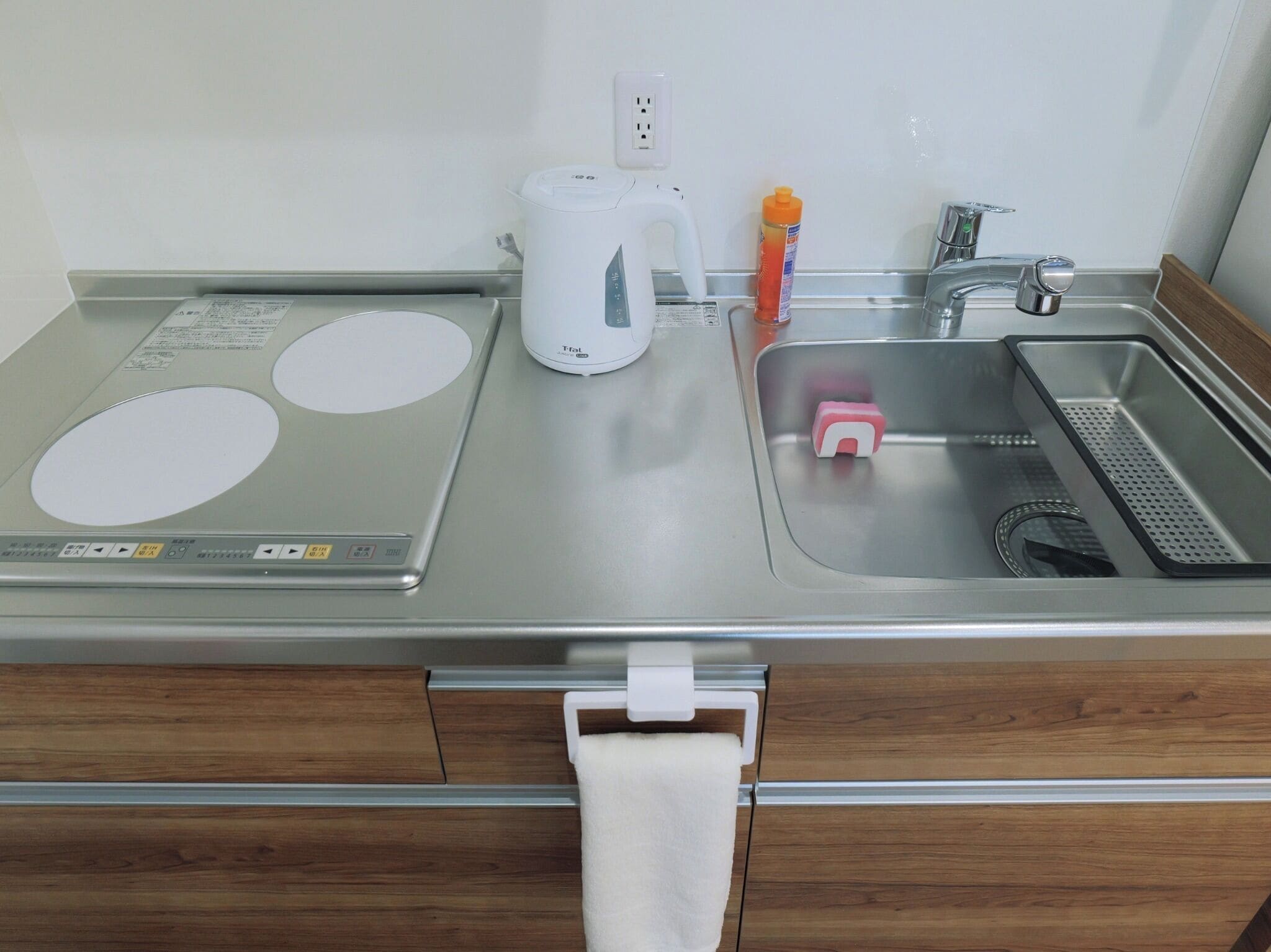 Fridge, stovetop, cookware/dishes/utensils