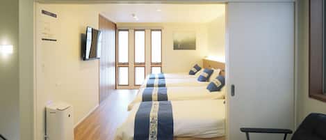 1 bedroom, desk, free WiFi, bed sheets