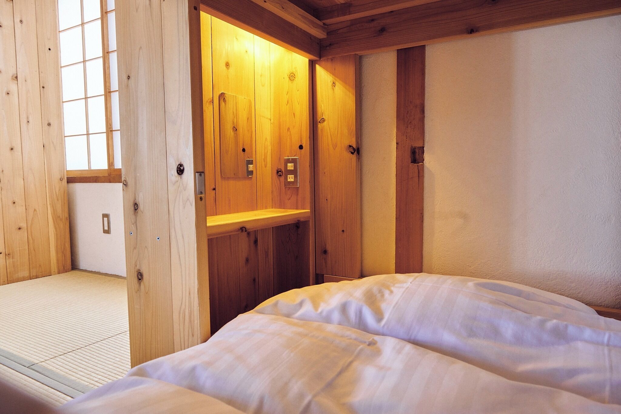 4 bedrooms, desk, iron/ironing board, free WiFi