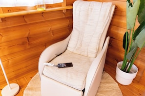 Interior - Private log cabin villa near Lake Biwa accommodates 7 people BBQ available / Takashima City Shiga (Takashima City)
