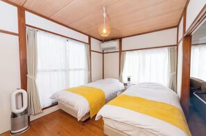 1 bedroom, desk, free WiFi, bed sheets - Just a 2minute walk to the beach and Enoshima Isl / Kamakura City Kanagawa (Kamakura City)