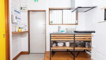 Fridge, microwave, stovetop, cookware/dishes/utensils