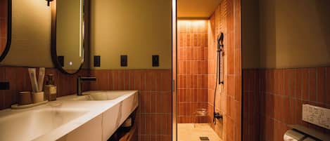 Deluxe Twin Room | Bathroom
