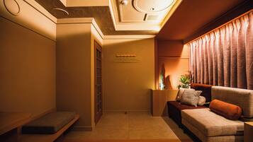 In-room safe, desk, blackout curtains, free WiFi