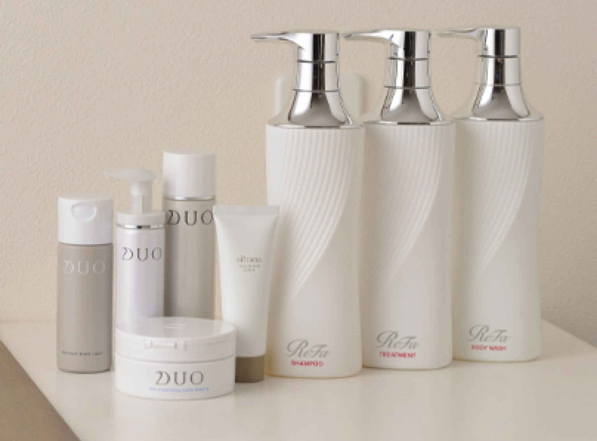 Hair dryer, towels