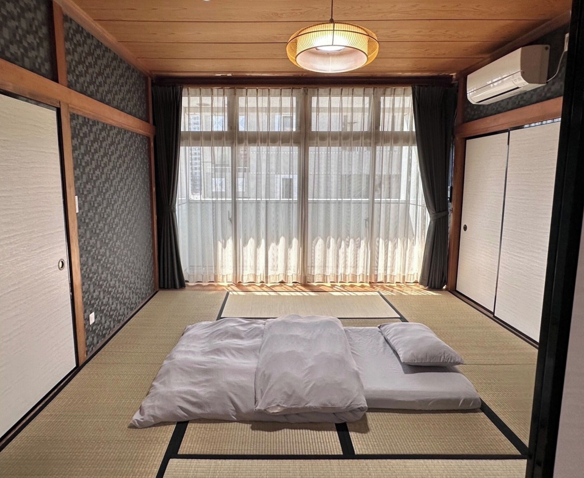 5 habitaciones, escritorio, wifi gratis y ropa de cama 