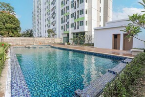 Pool - Cozy Double Escape W/ Free WiFi and Parking (Bekasi)