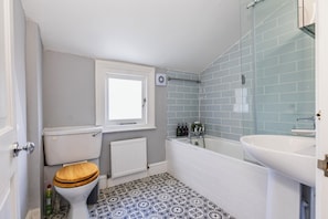 Shower - Designer Battersea Family Home | 3BR | Sleeps 6 (Greater London)