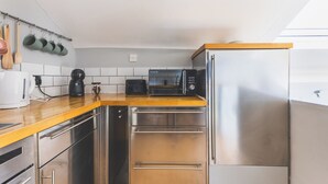 Unclassified image, 4 of 44, button - Designer Battersea Family Home | 3BR | Sleeps 6 (Greater London)