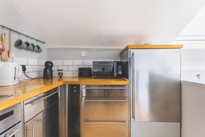 Unclassified image, 5 of 44, button - Designer Battersea Family Home | 3BR | Sleeps 6 (Greater London)
