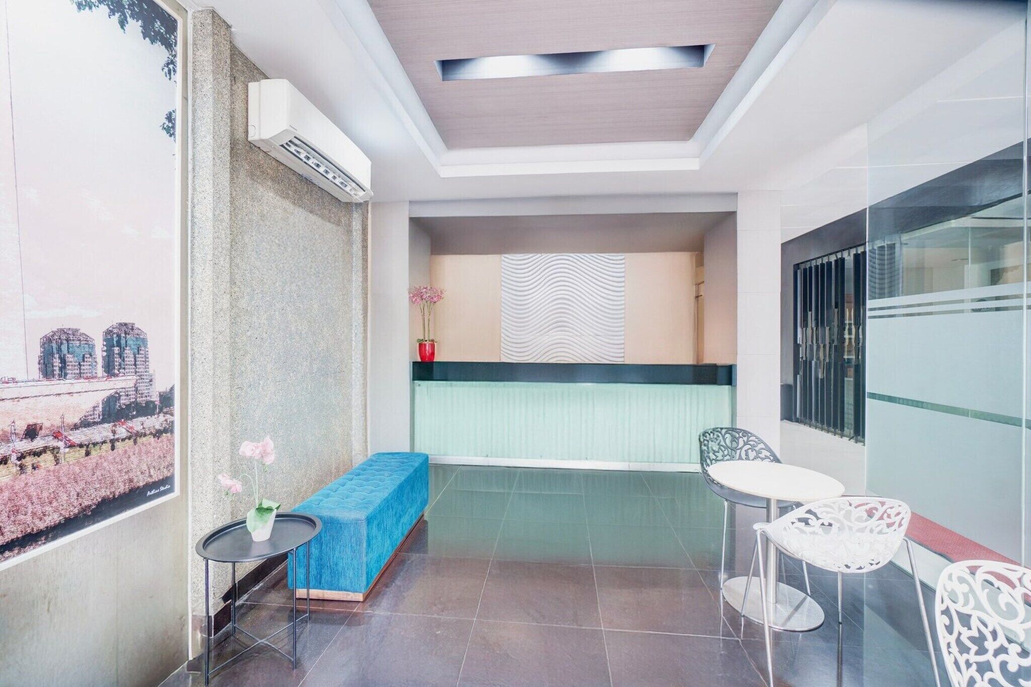 Entrance / Reception