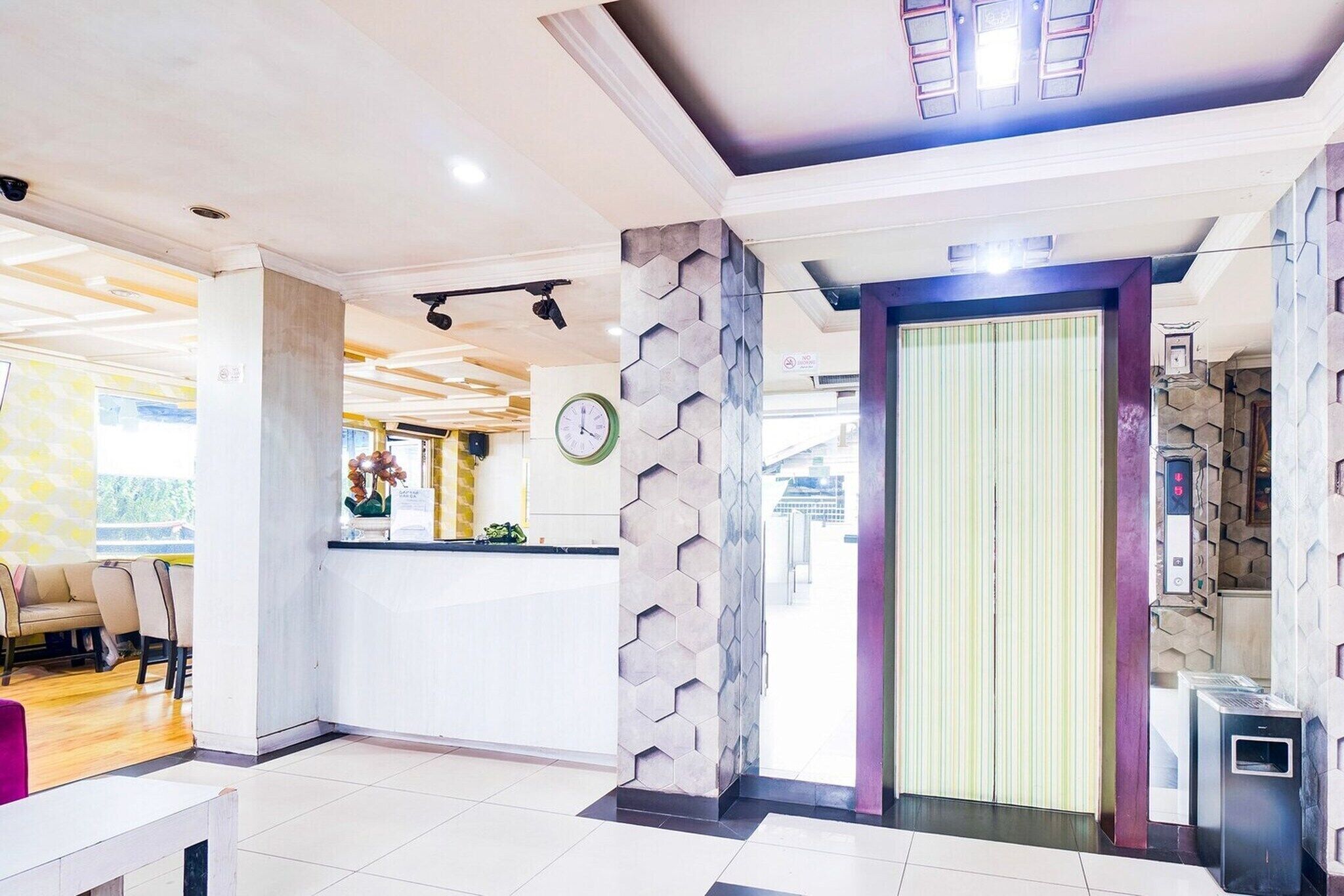 Entrance / Reception