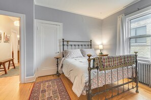 Room - Historic 1930s Retreat! Walk to Wicker Park (Chicago)