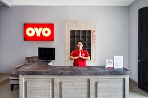 Entrance / Reception - Luxury Deluxe DBL Retreat W/ Free WiFi and Parking (Jakarta)