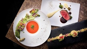 Alimentos y bebidas