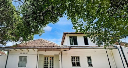 Cozy Double Escape W/ Free WiFi and Parking