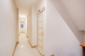 Interior - Luxury Deluxe DBL Retreat W/ Free WiFi and Parking (Jakarta)