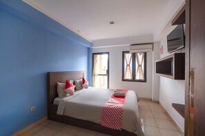 Room - Luxury Deluxe DBL Retreat W/ Free WiFi and Parking (Jakarta)