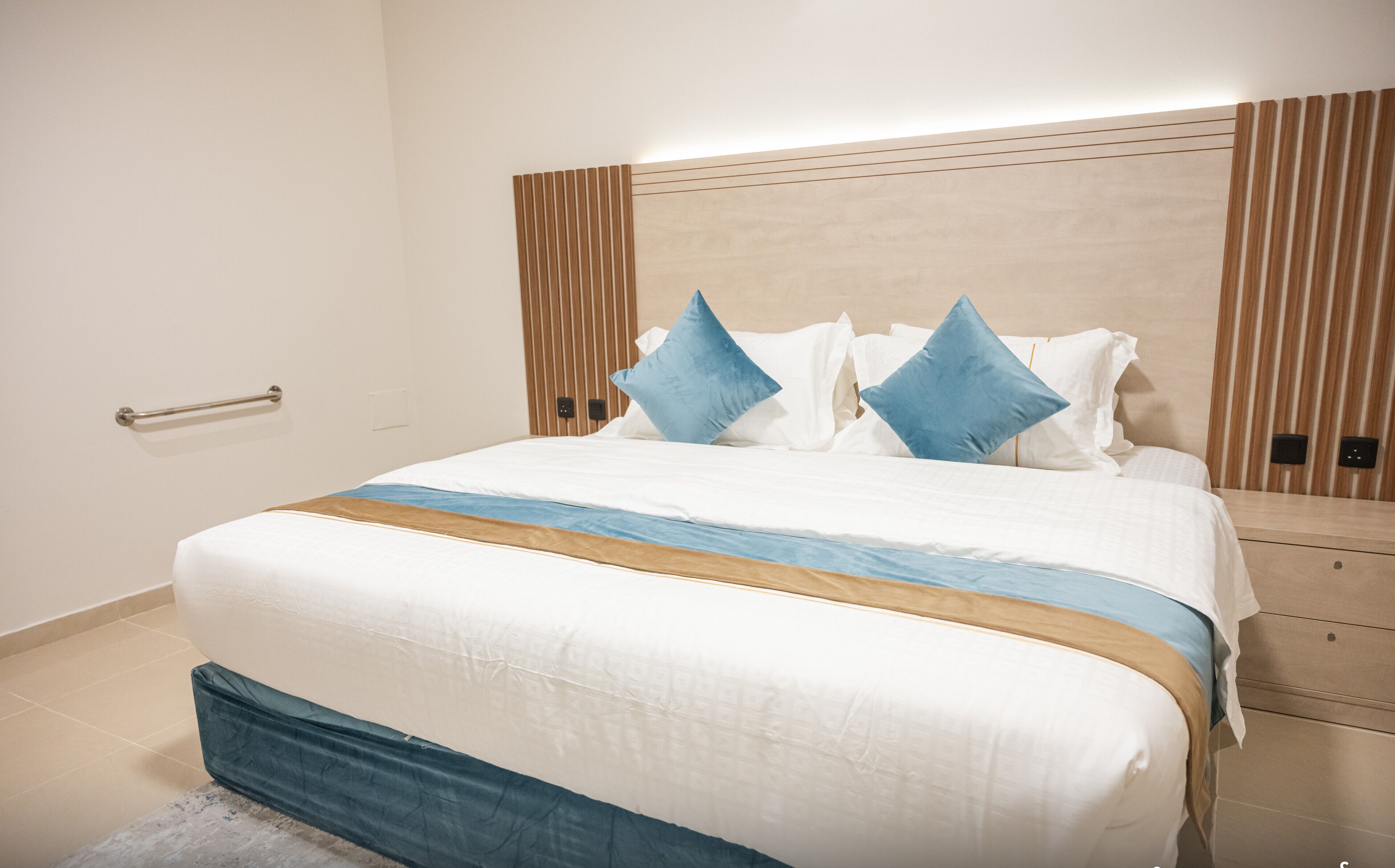 Accessible Suite | Anti alerjik yatak takımı, güneşlik/perde, ses yalıtımı, ütü/ütü masası 