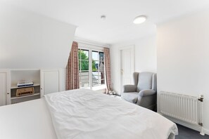 2 bedrooms, iron/ironing board, WiFi, bed sheets - Stadum Hüs - Charming vacation home for four people with its own garden in (Westerland)