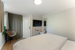2 chambres, fer et planche à repasser, Wi-Fi, draps fournis