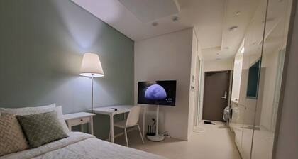 Gangnam - Serene Studio Apartment with AC in vibrant Seoul