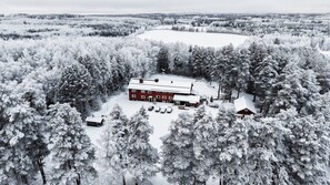 Superior-Apartment, 4 Schlafzimmer, Sauna, Gartenblick | Unterkunftsgelände
