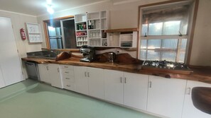 Private kitchen - Ocean Dunes Retreat - Sauna & Spa (Waipapakauri)
