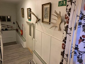 Family Apartment, 4 Bedrooms, Patio, Garden View | Interior - Old School Lodge Tahko Onnela (Kuopio)