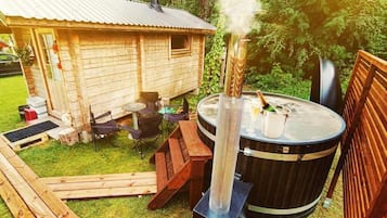 Appartement familial, 4 chambres, patio, vue sur le jardin | Baignoire à remous extérieure