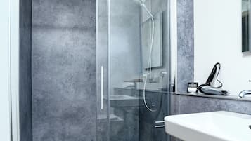 Comfort Condo, 2 Bedrooms, Balcony, Mountain View | Bathroom | Shower, hair dryer, towels, soap