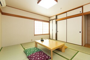 Comfort House, 2 Bedrooms - STATION SIDE 113 (Tokyo)
