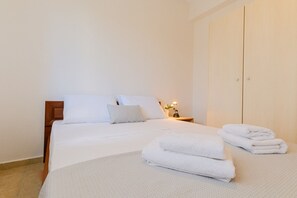 4 chambres, fer et planche à repasser, Wi-Fi, draps fournis