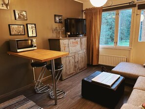 Economy Apartment, 1 Queen Bed with Sofa bed, Garden View | Living area - Old School Lodge Tahko Small Room (Kuopio)