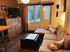 Economy Apartment, 1 Queen Bed with Sofa bed, Garden View | Living area - Old School Lodge Tahko Small Room (Kuopio)