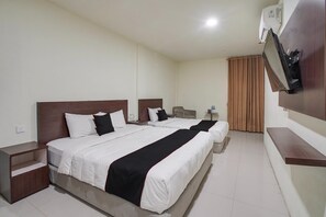 1 bedroom, desk, free WiFi, bed sheets