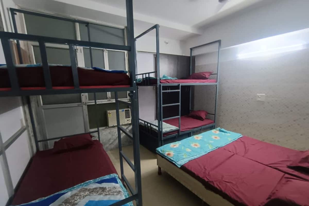 Premium 1 in 4 Bed Mixed AC Dormitory Room | 免費 Wi-Fi