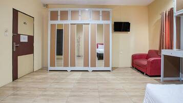 1 bedroom, free WiFi, bed sheets