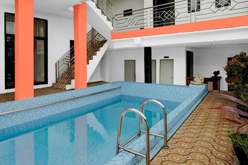 Cozy Double Escape with Free WiFi and Parking