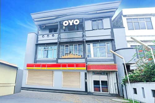 Cozy Twin Escape in Indonesia with Free WiFi