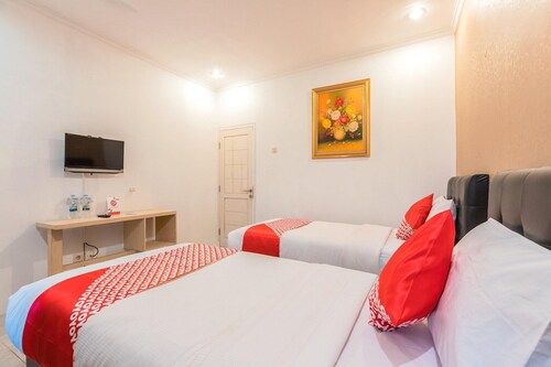 Luxury Twin Stay with Free WiFi and Parking