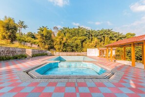 Pool - Luxury Twin Stay with Free WiFi and Parking (Bogor)